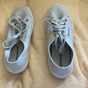 Ladies sneakers
